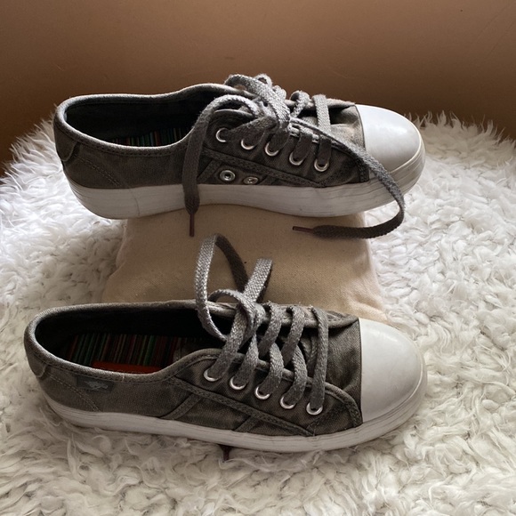 Tennies very comfy excellent condition - Picture 2 of 4